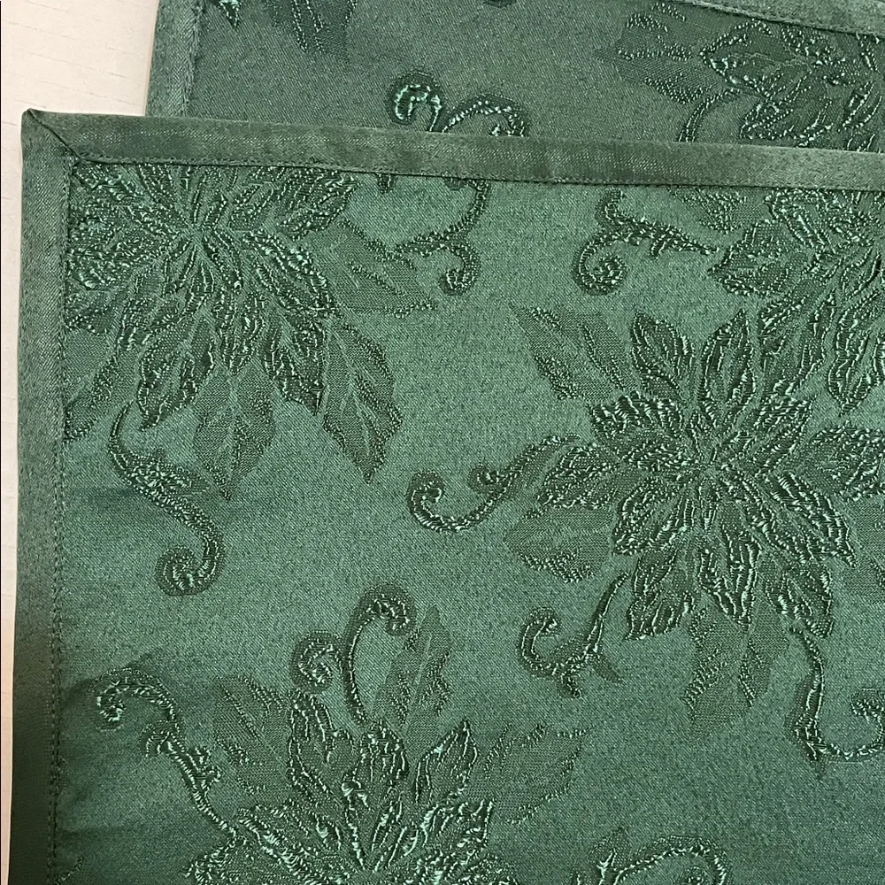 St. Nicholas Square Table Placemats Green Set of 5 Poinsettia Scroll